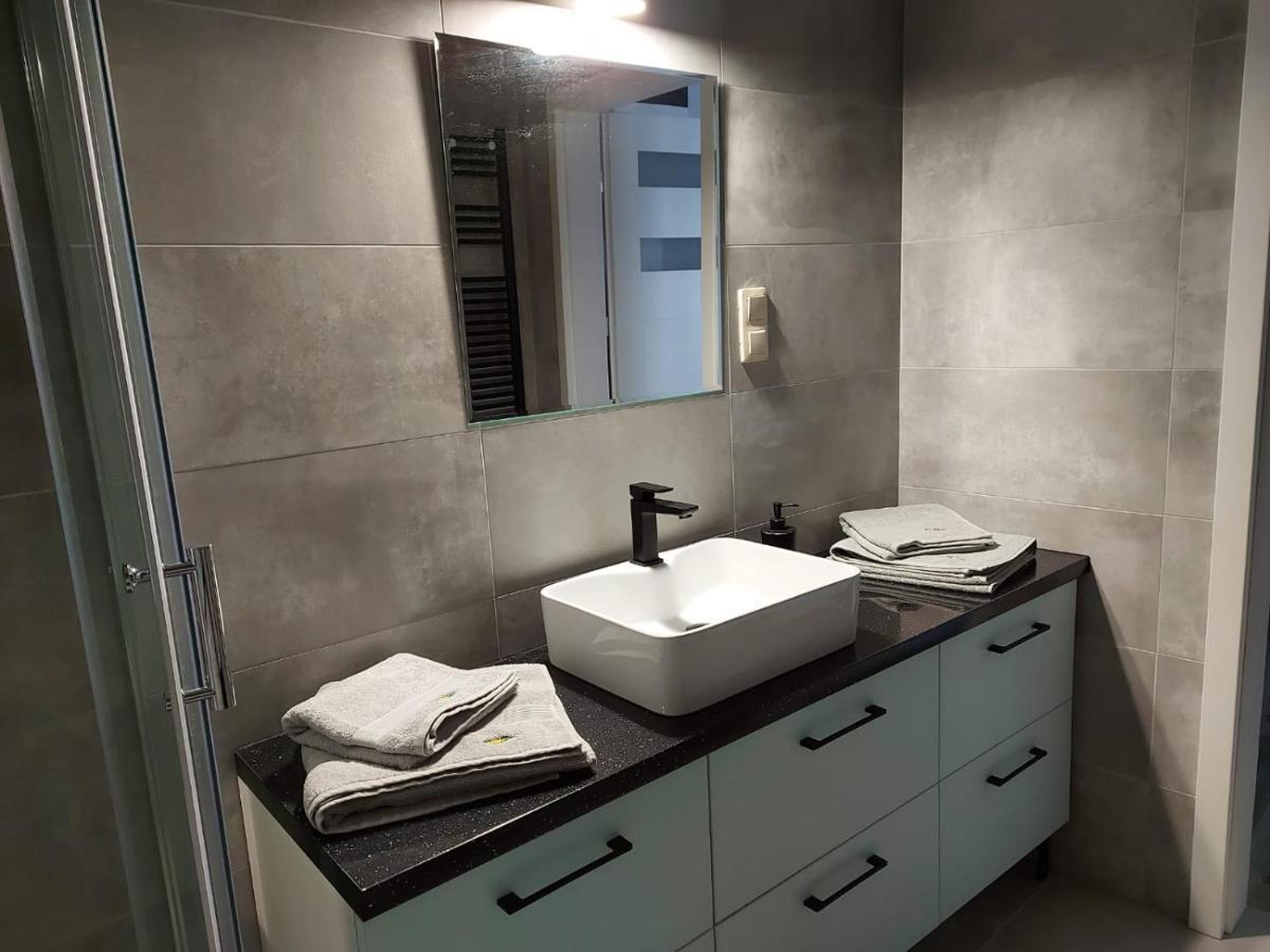 Apartamenty Z Tarasami "Mietowy Spokoj 15" "Romantyczna Szarosc 16" "Niebieska Elegancja 17" Maksymalnie Dla 6 Osob โปเบียโรโว ภายนอก รูปภาพ